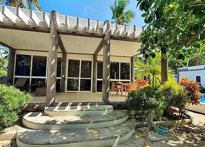 Pili Beach Resort Agmanic